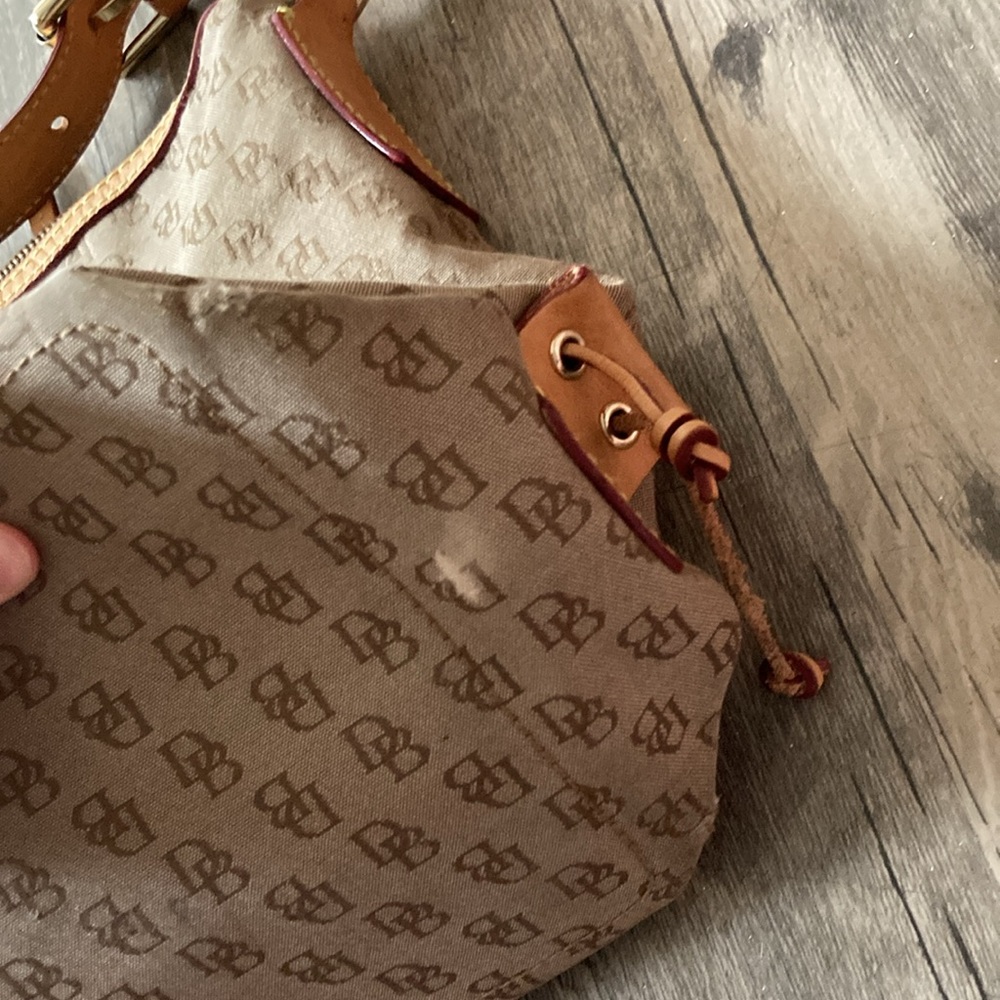 Dooney & Bourke signature shoulder bag. K664407 - Picture 11 of 16